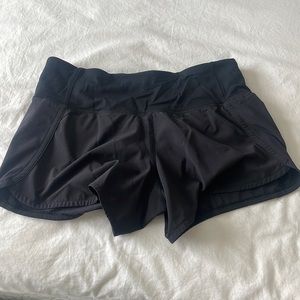 lulu lemon size 4 black shorts